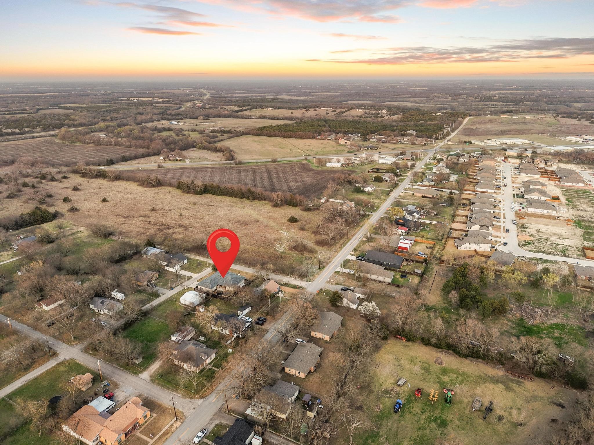 104 N 4th Street Trenton TX 75490
