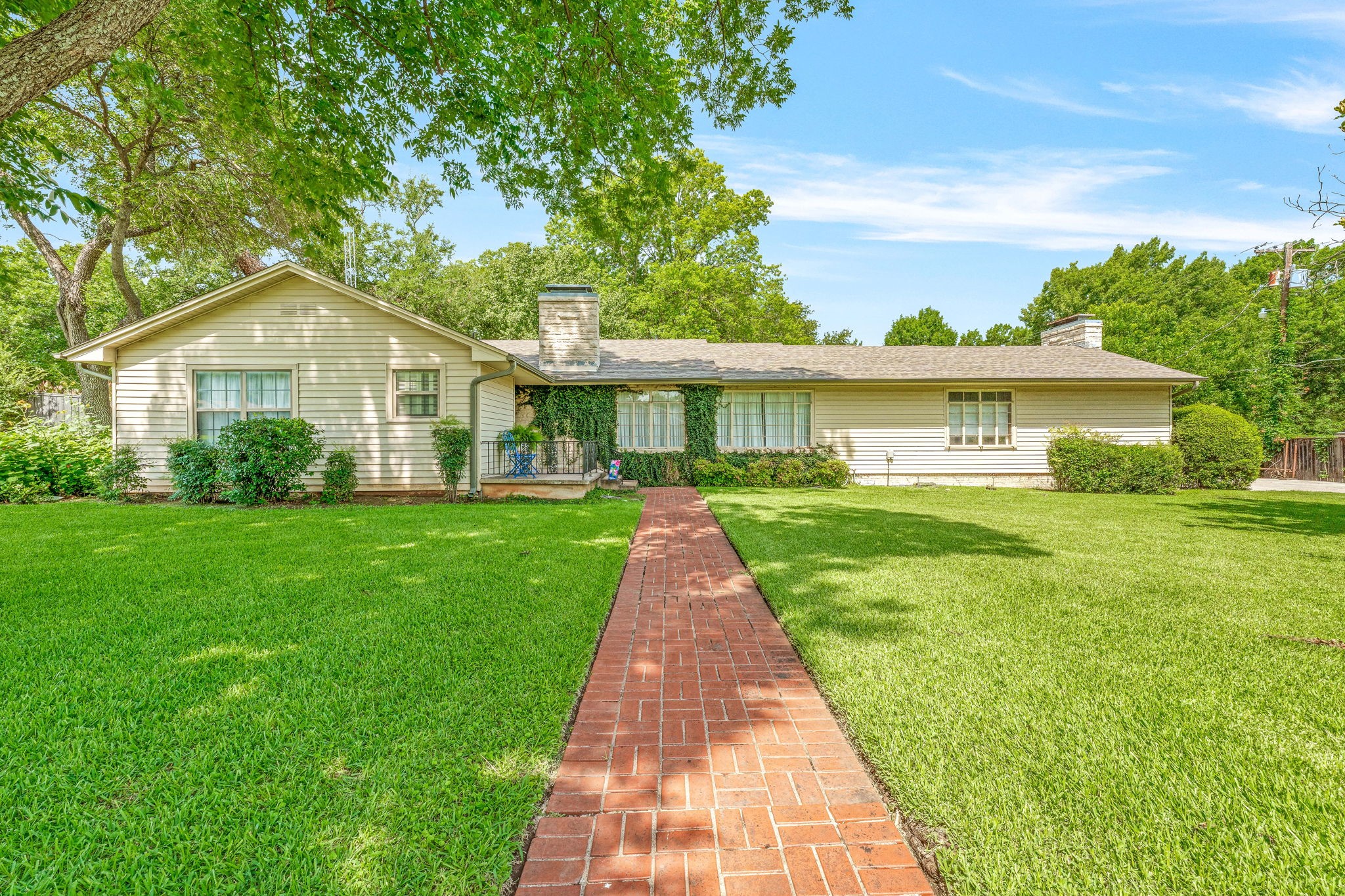 1222 Kentucky Graham TX 76450