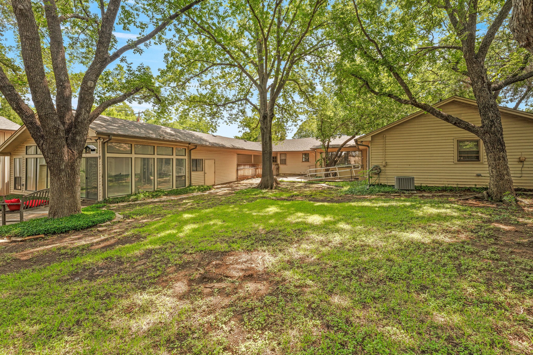 1222 Kentucky Graham TX 76450