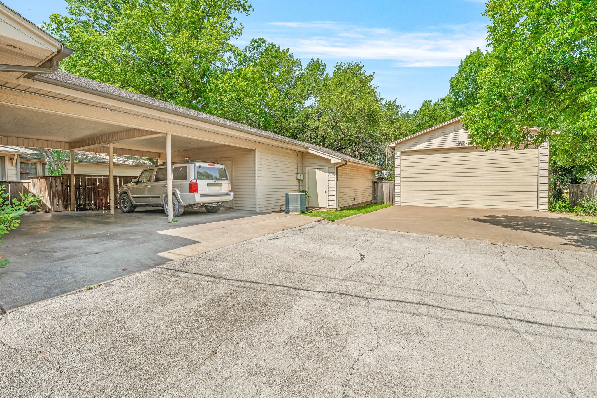 1222 Kentucky Graham TX 76450