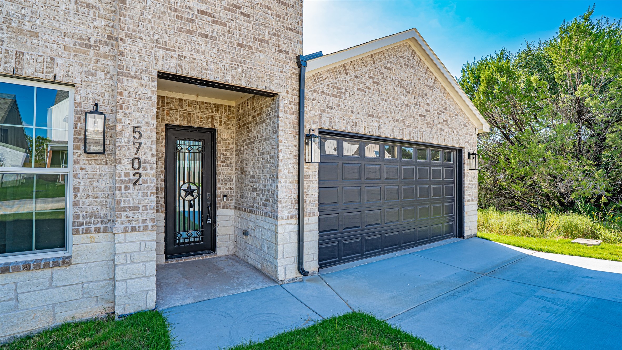 5702 Barkridge Drive Granbury TX 76048