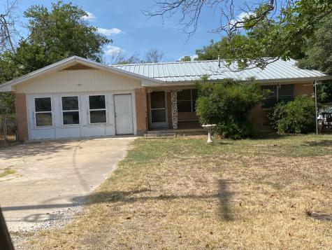 503 W Wrights Avenue Comanche TX 76442