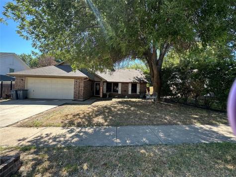1005 Parkhill Avenue Saginaw TX 76179