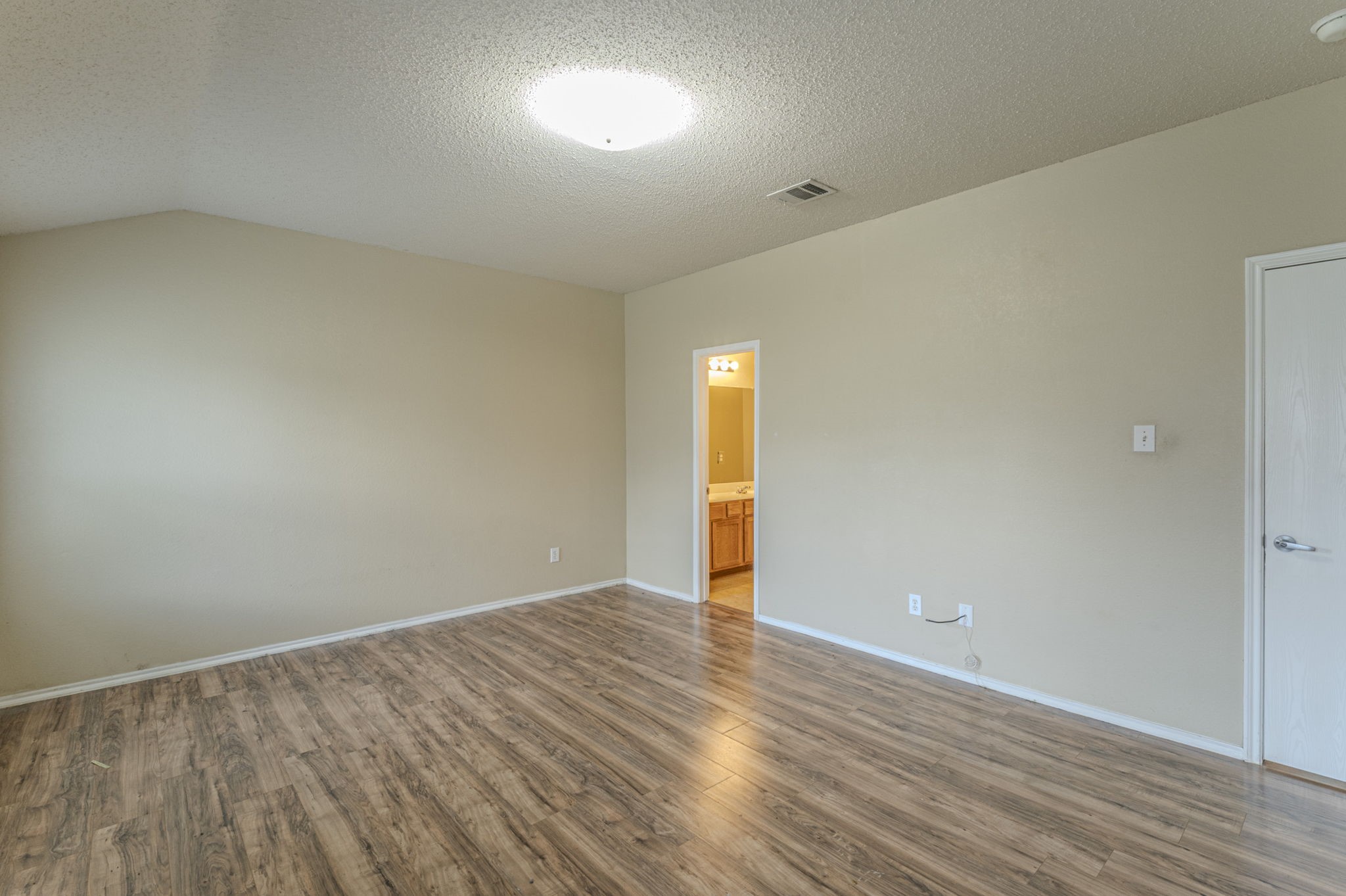 1311 Chapman Drive Lancaster TX 75134