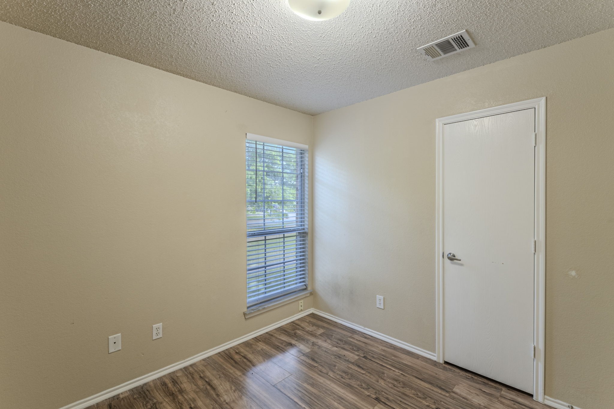 1311 Chapman Drive Lancaster TX 75134