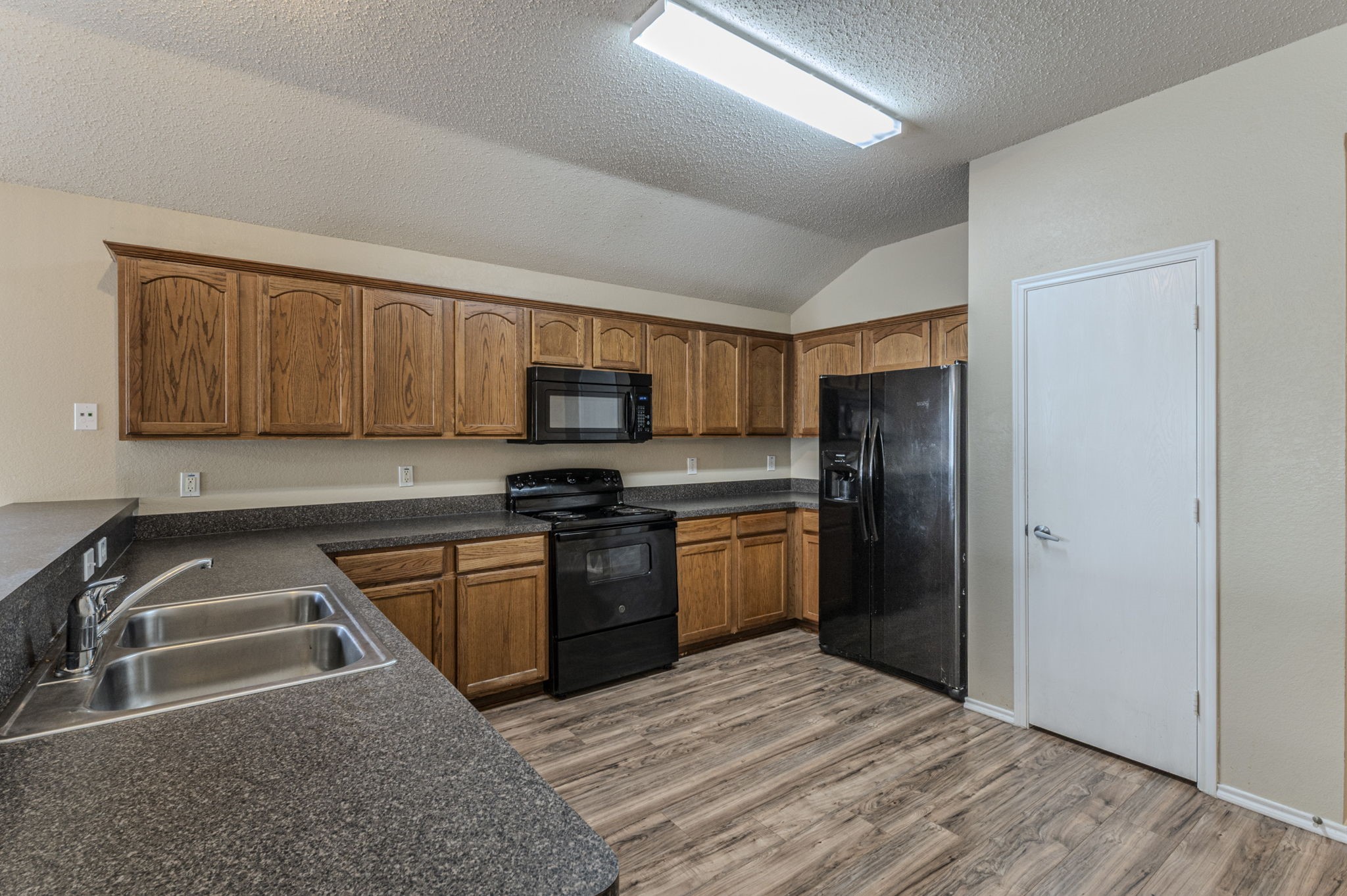 1311 Chapman Drive Lancaster TX 75134