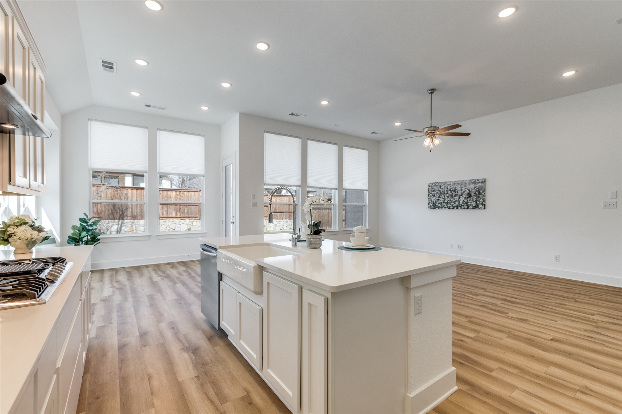 1616 Mcdougall Creek Van Alstyne TX 75495