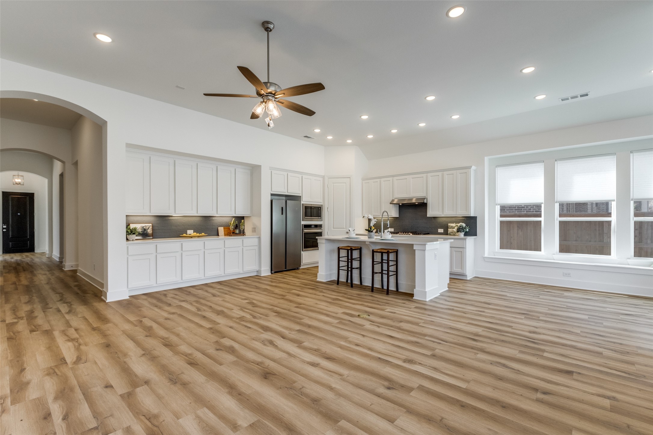 1616 Mcdougall Creek Van Alstyne TX 75495