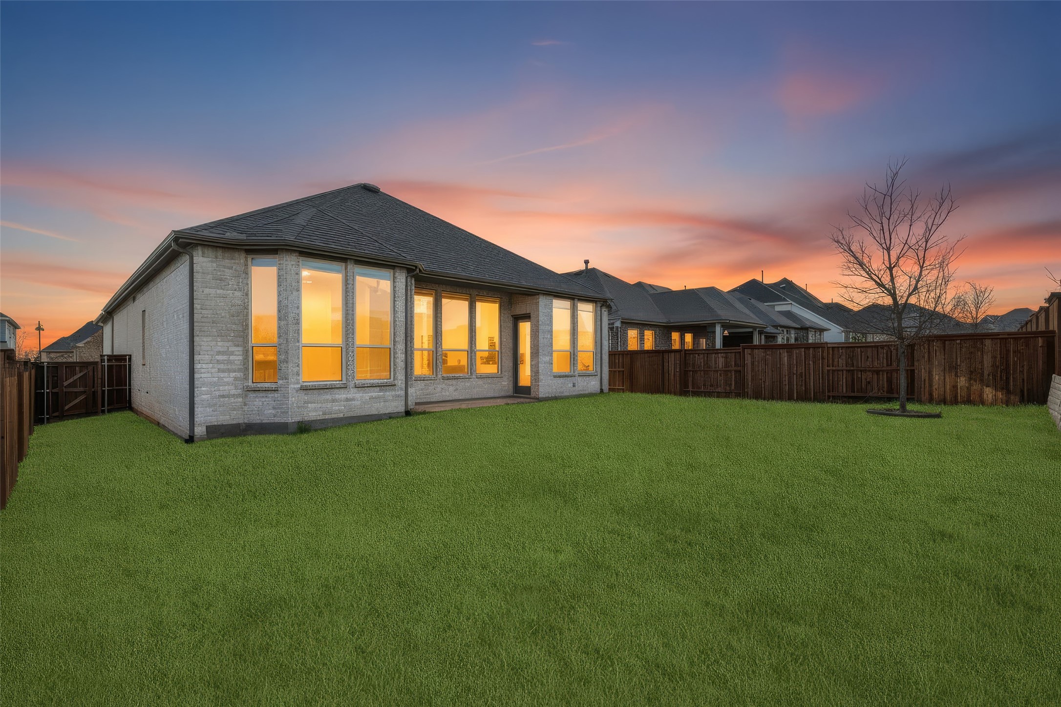 1616 Mcdougall Creek Van Alstyne TX 75495