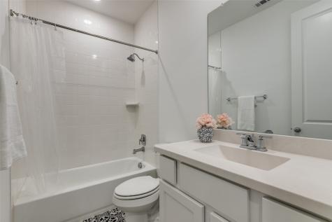1616 Mcdougall Creek Van Alstyne TX 75495