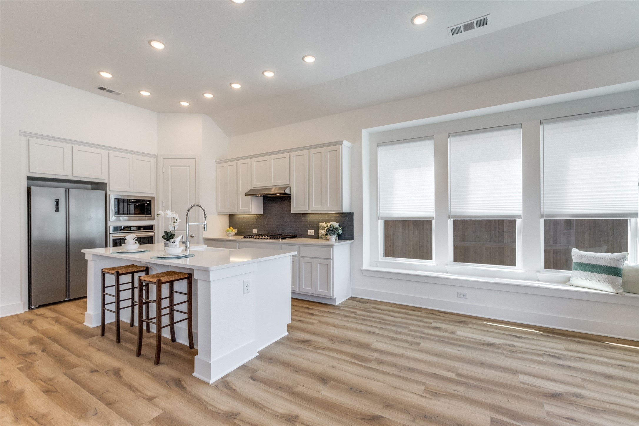 1616 Mcdougall Creek Van Alstyne TX 75495