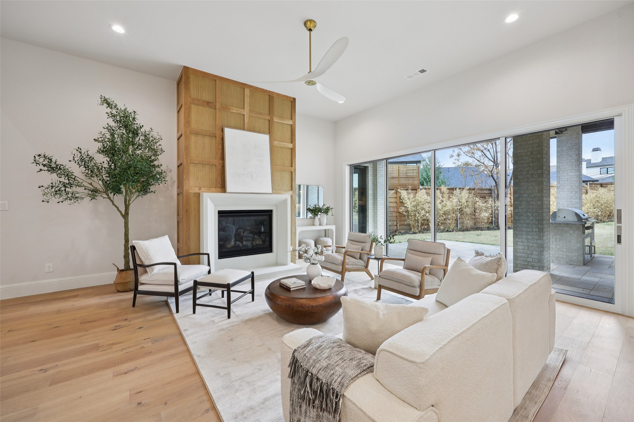 3845 Van Ness Lane Dallas TX 75220