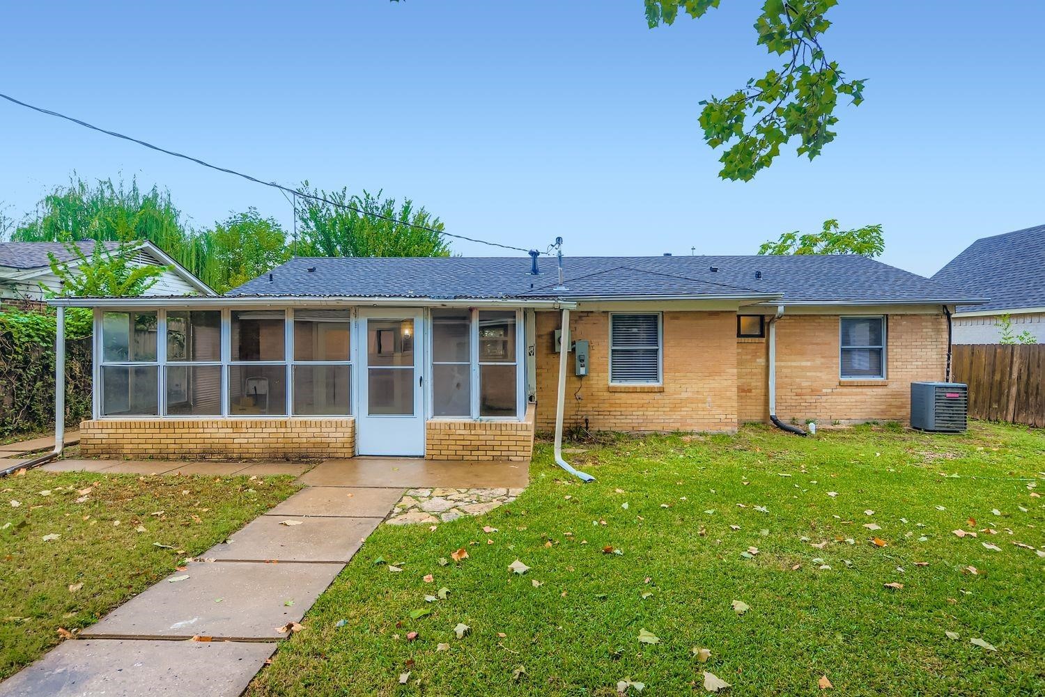 110 W Marguerita Drive Garland TX 75040