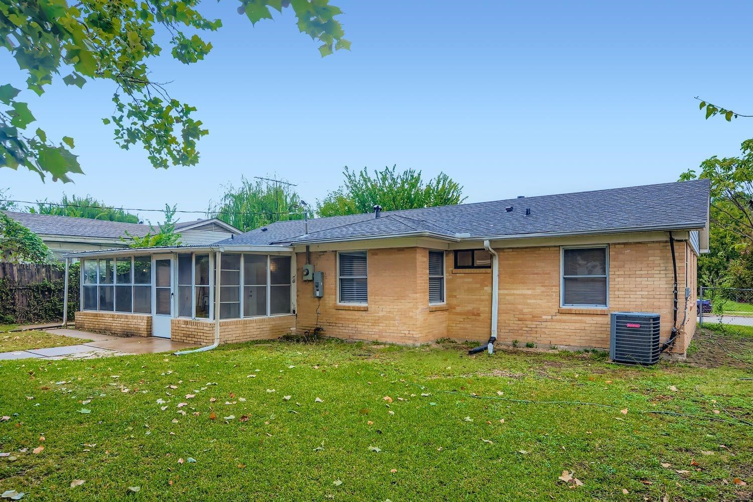 110 W Marguerita Drive Garland TX 75040