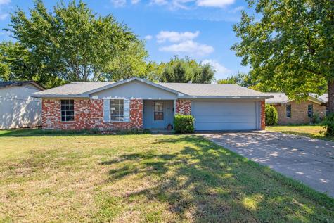 545 W Ferndale Lane Grand Prairie TX 75052