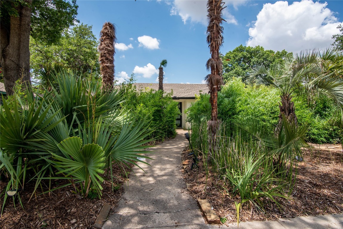 1721 Midcrest Drive Plano TX 75075