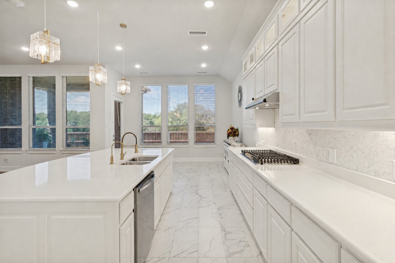 1927 Holly Oak Way Fate TX 75087