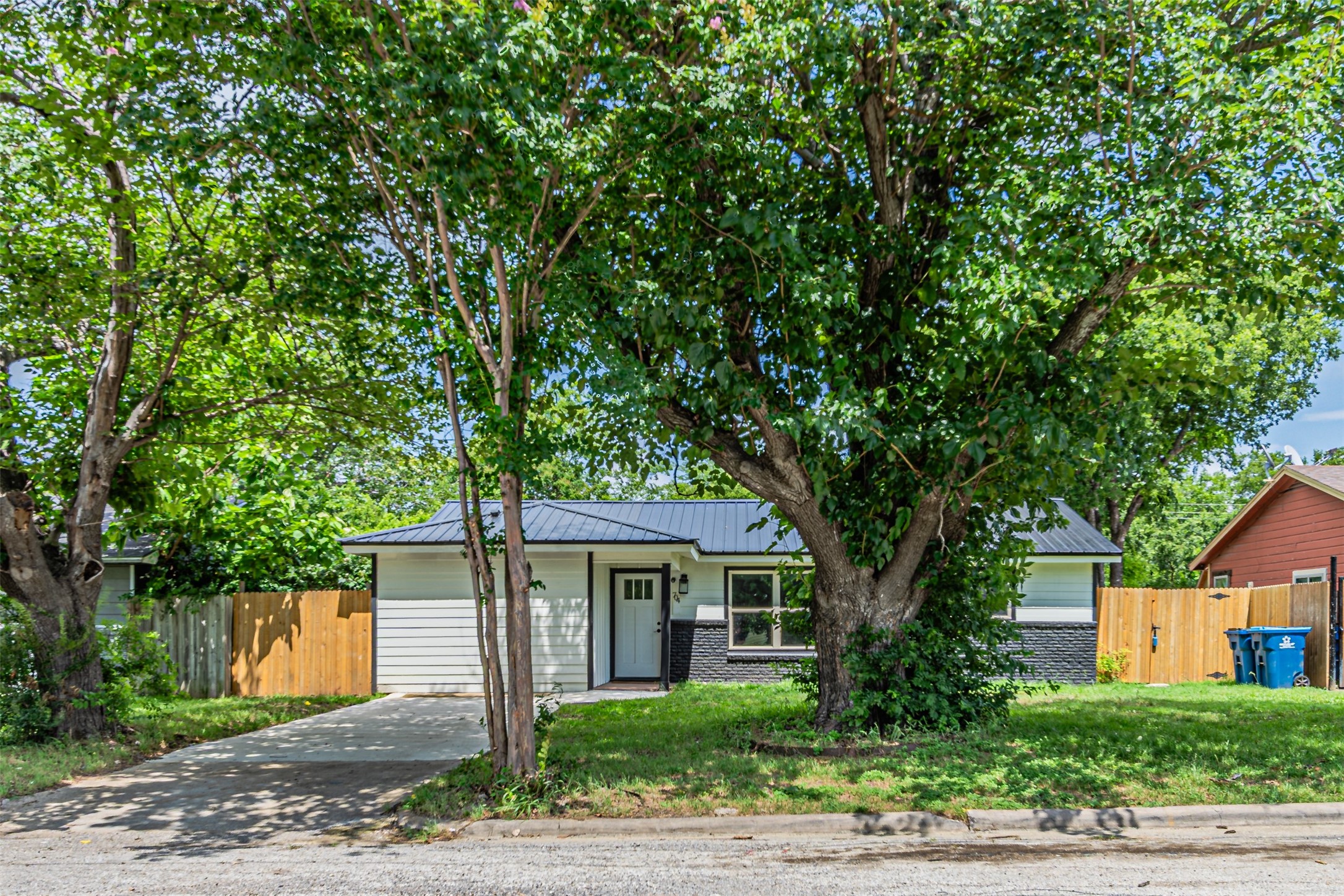 704 N Ray Street Alvarado TX 76009