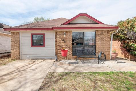 1011 Bull Run Denton TX 76209