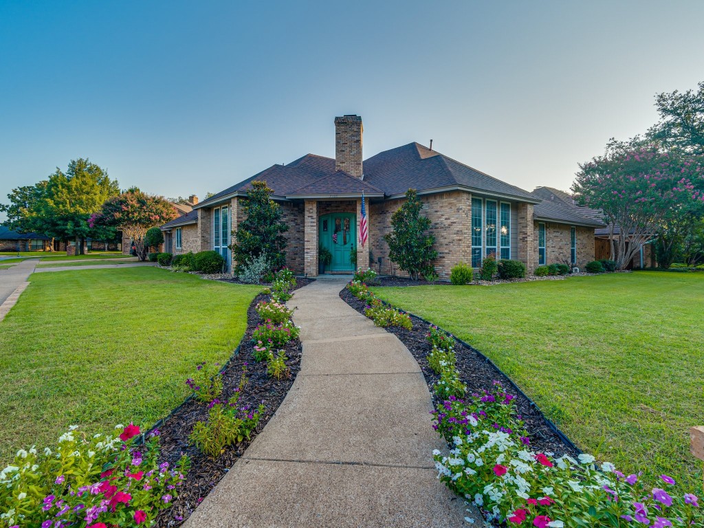7000 Lake Louise Drive Arlington TX 76016