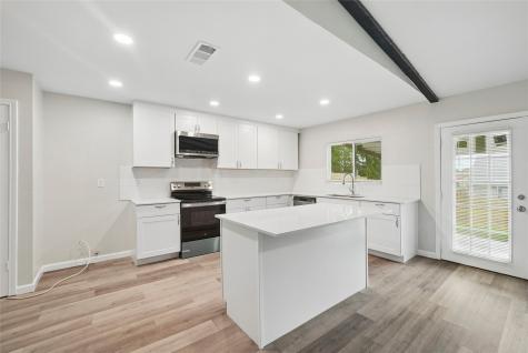 2221 Pennington Drive Arlington TX 76014