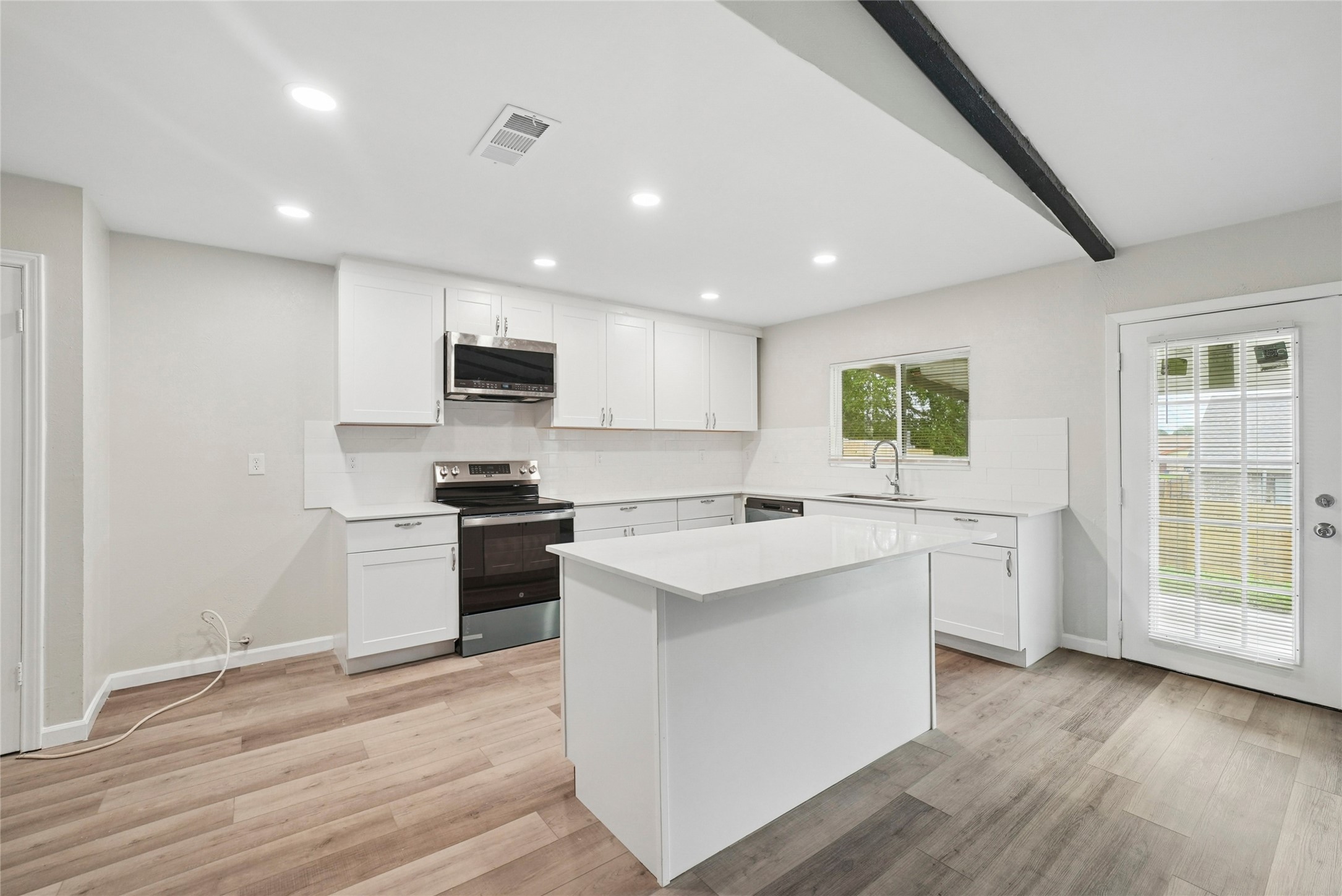 2221 Pennington Drive Arlington TX 76014