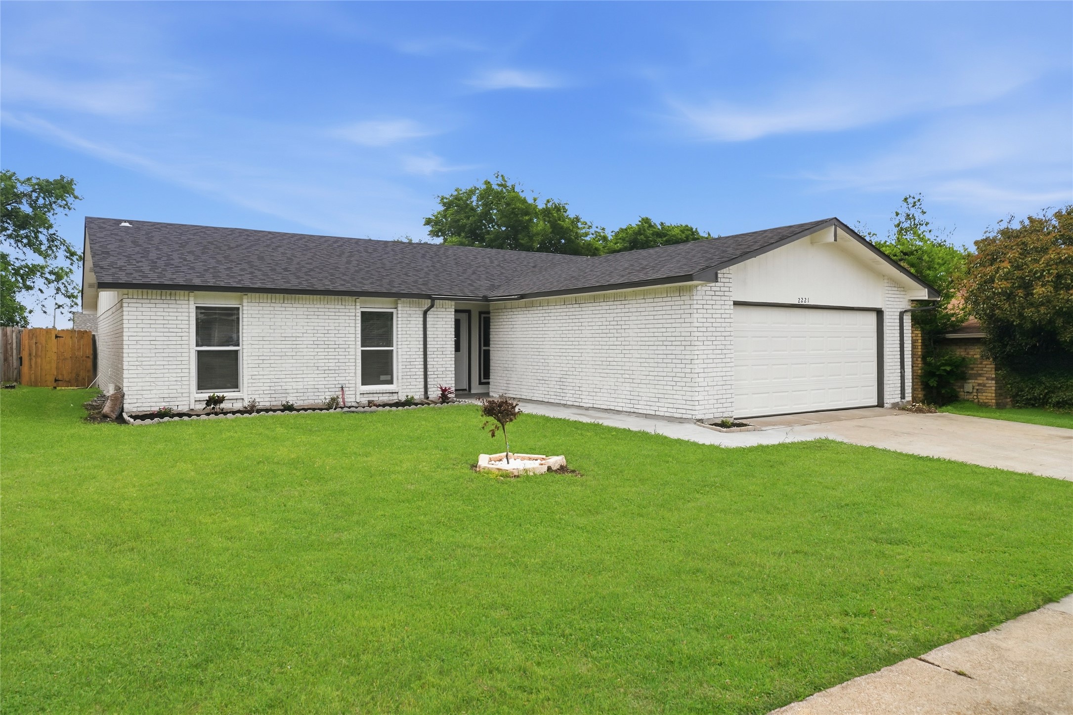 2221 Pennington Drive Arlington TX 76014