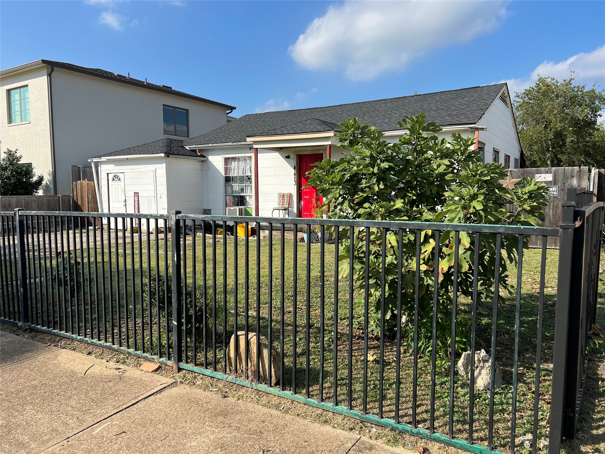 4423 Hopkins Avenue Dallas TX 75209