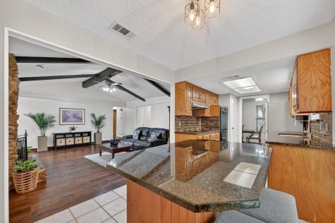 1010 Plateau Drive Duncanville TX 75116
