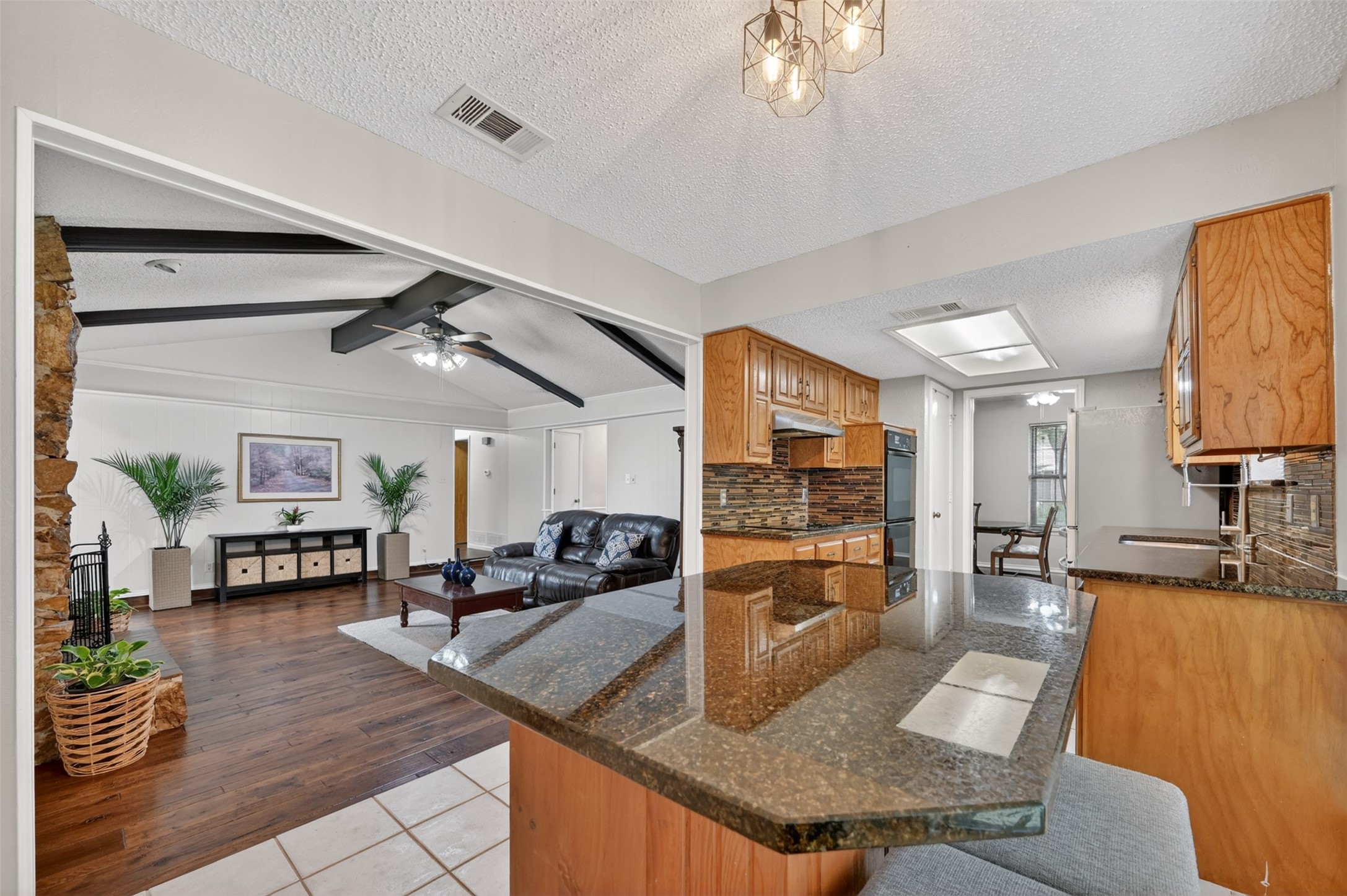 1010 Plateau Drive Duncanville TX 75116