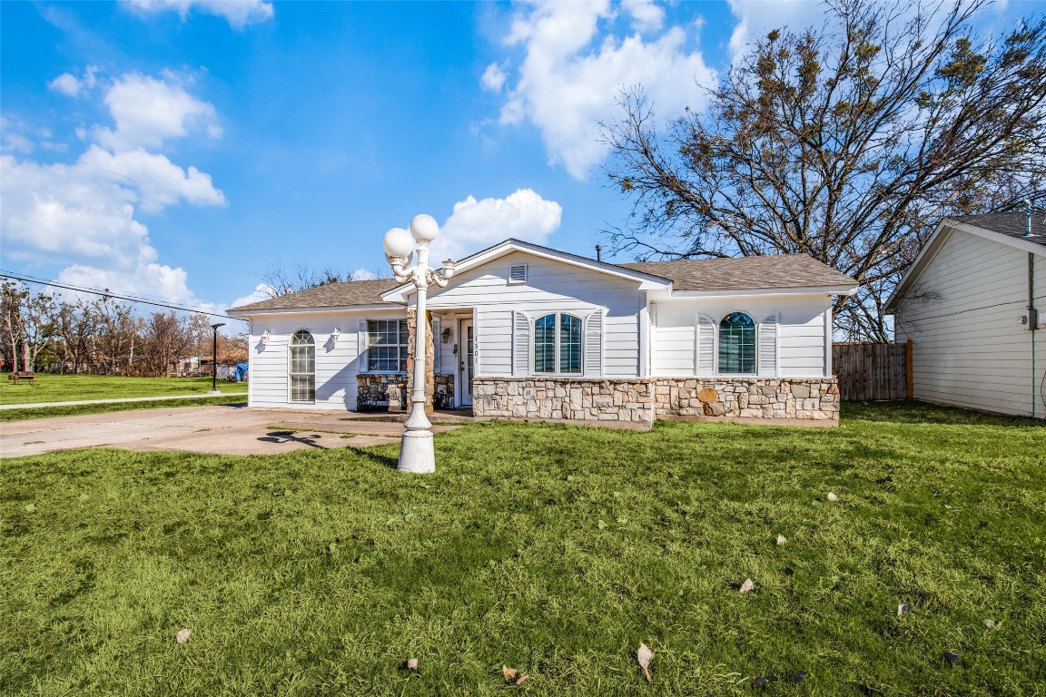 1301 S Medora Street Terrell TX 75160