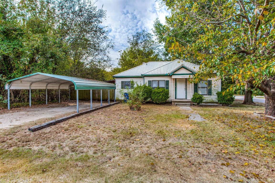 108 2nd Street Valley View TX 76272