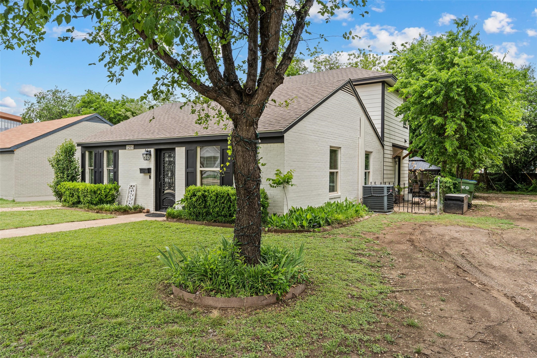 1205 N 17th Street Waco TX 76707