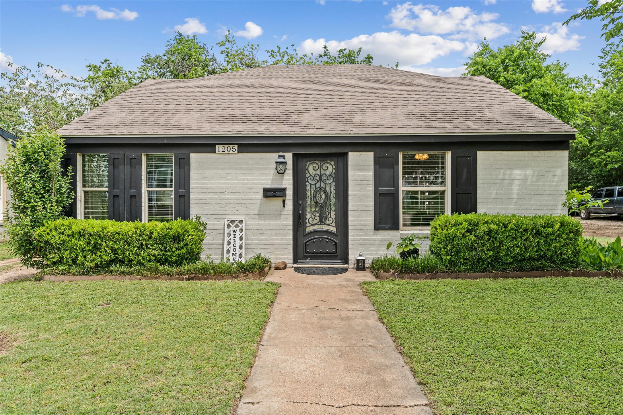 1205 N 17th Street Waco TX 76707