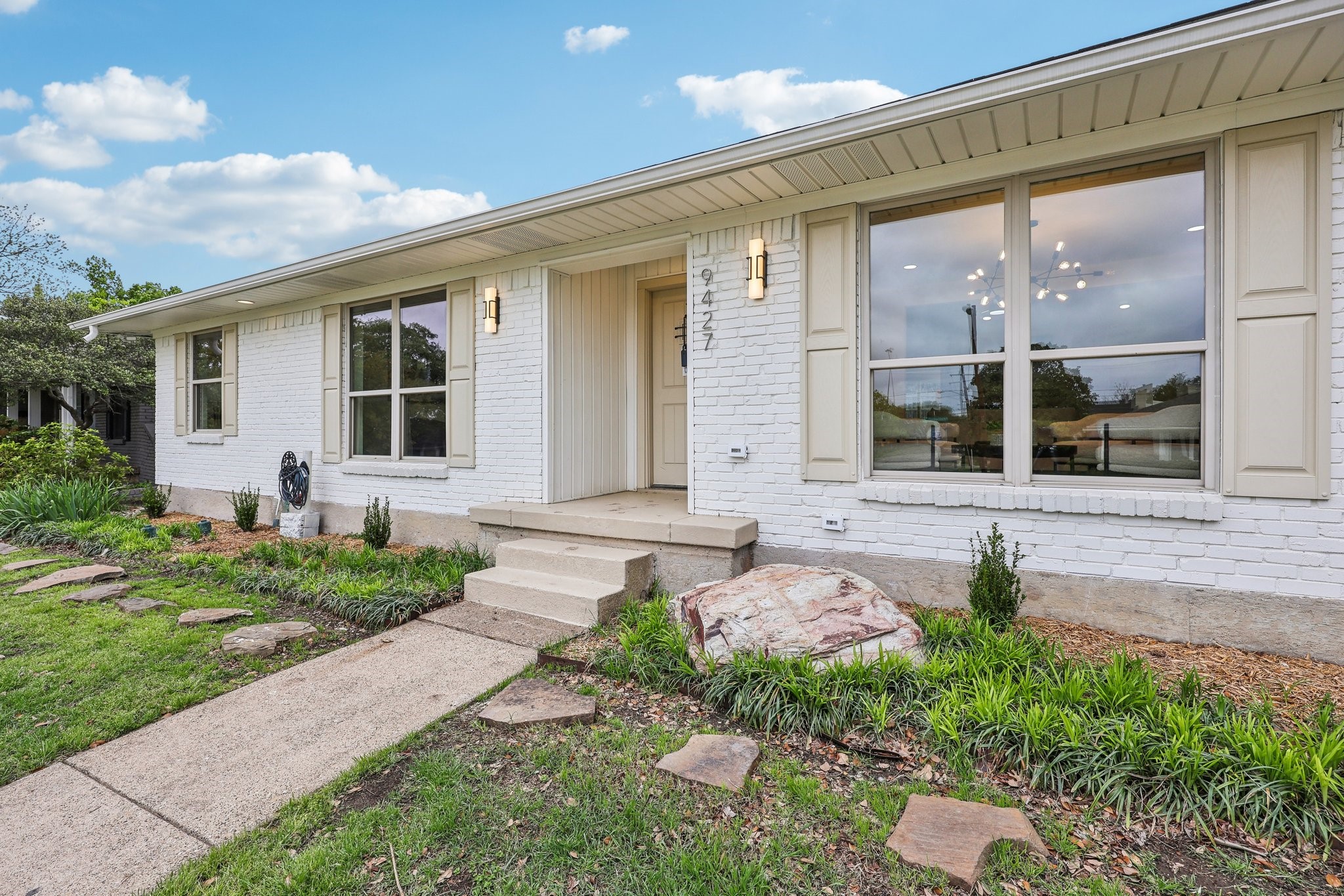 9427 Meadowknoll Drive Dallas TX 75243