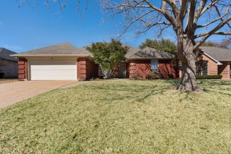 129 Sunny Meadows Drive Burleson TX 76028