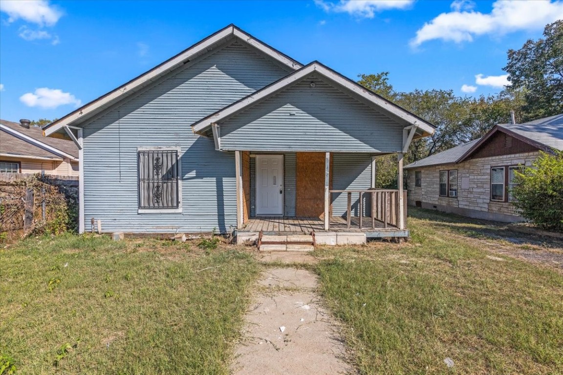 1451 E Allen Avenue Fort Worth TX 76104
