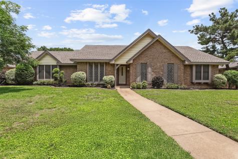 2526 Axminster Drive Grand Prairie TX 75050