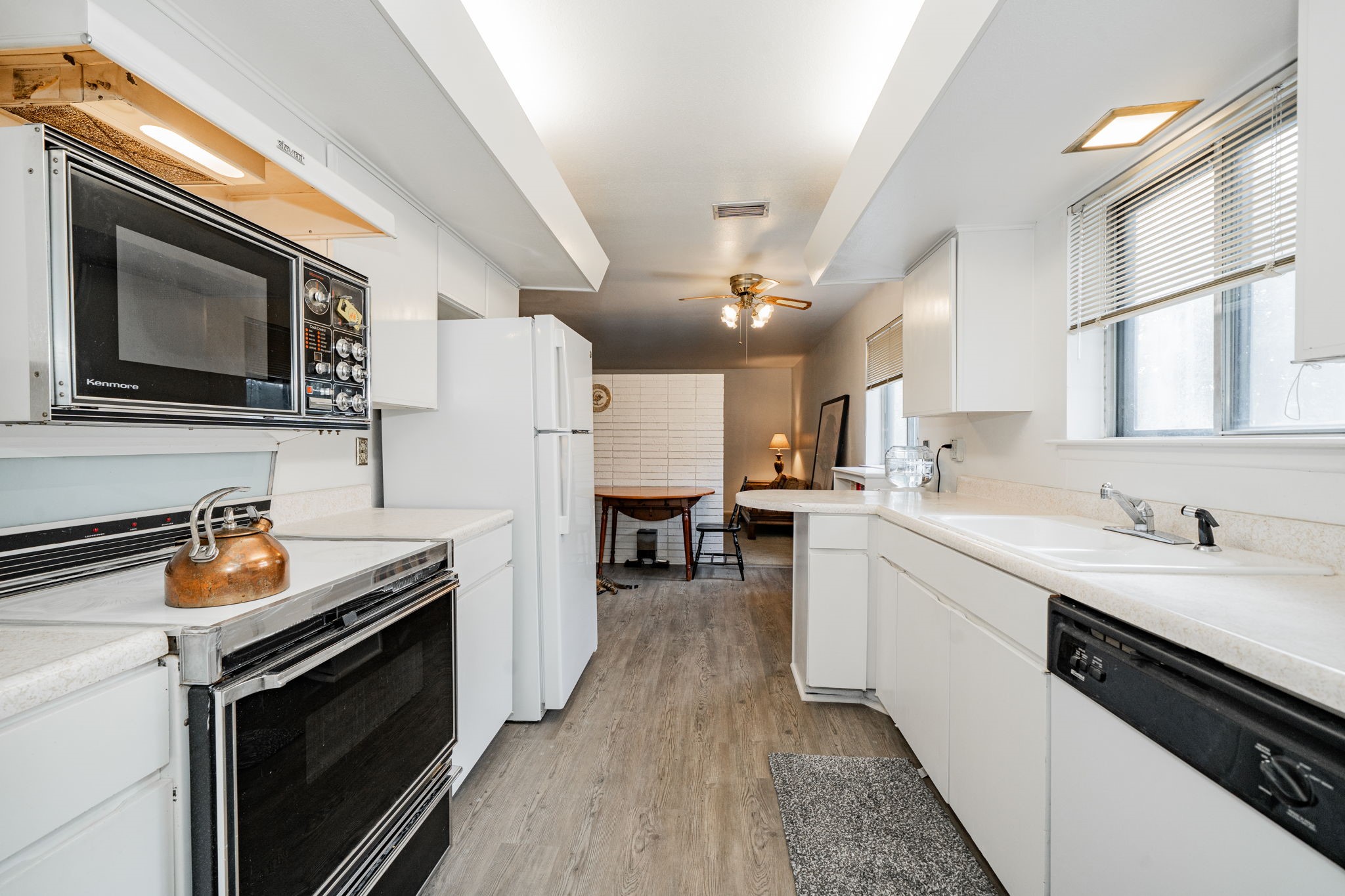 1759 Gross Road Dallas TX 75228