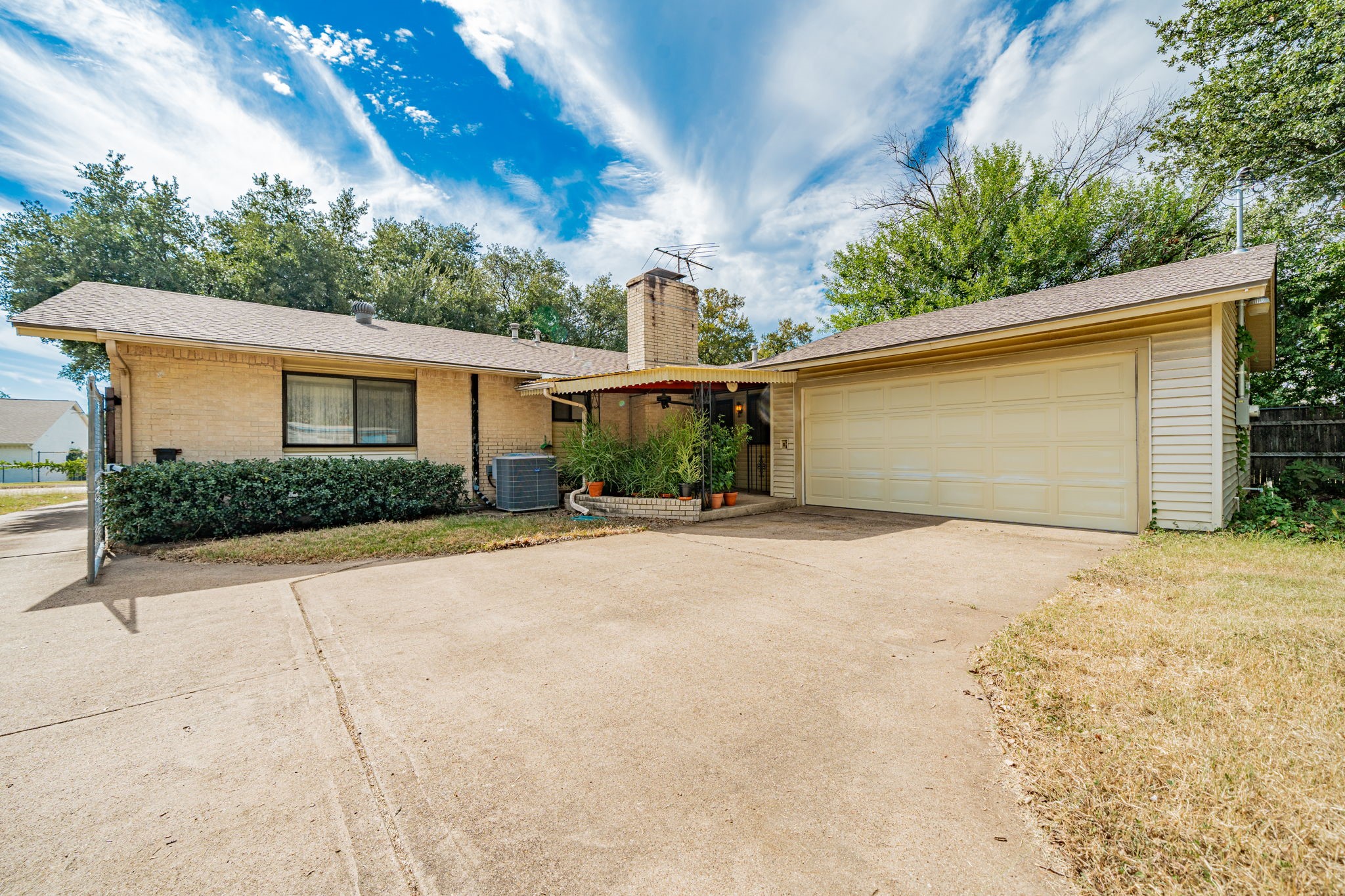 1759 Gross Road Dallas TX 75228
