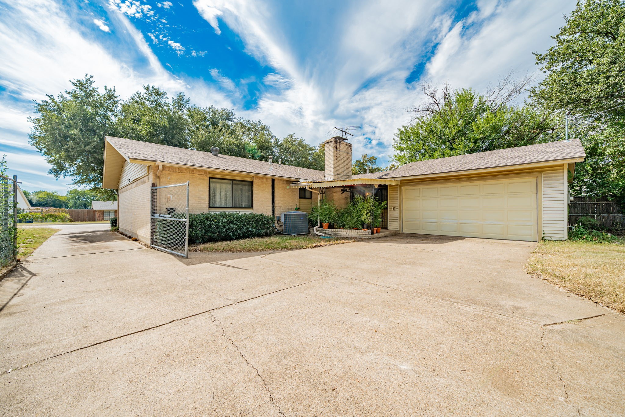 1759 Gross Road Dallas TX 75228