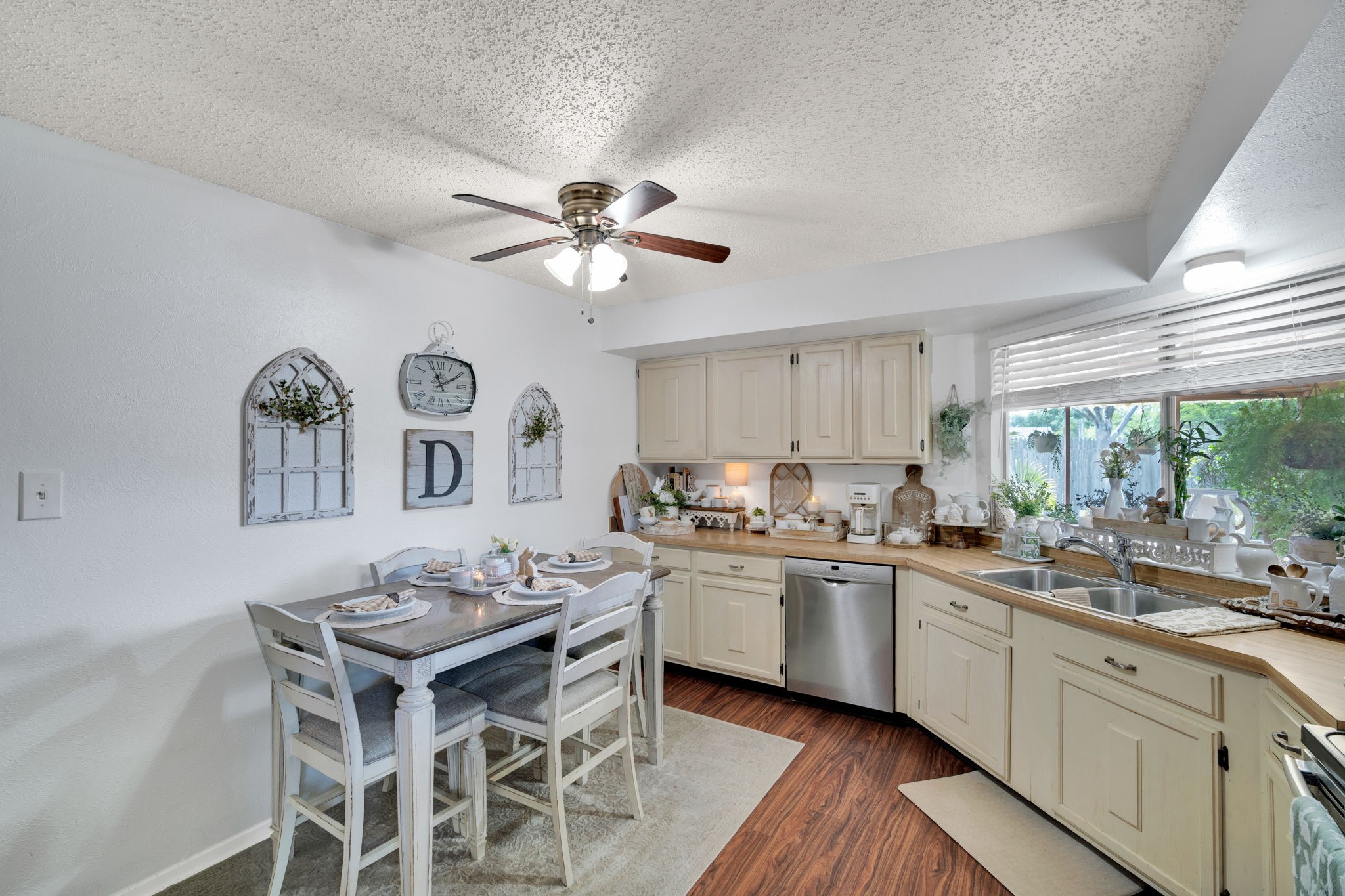 2902 Green Oaks Drive Garland TX 75040