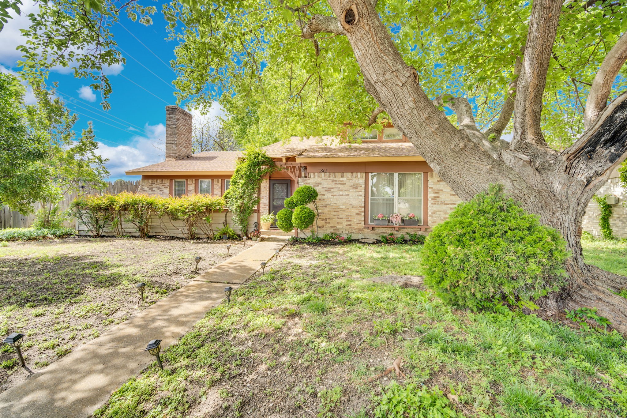 2902 Green Oaks Drive Garland TX 75040