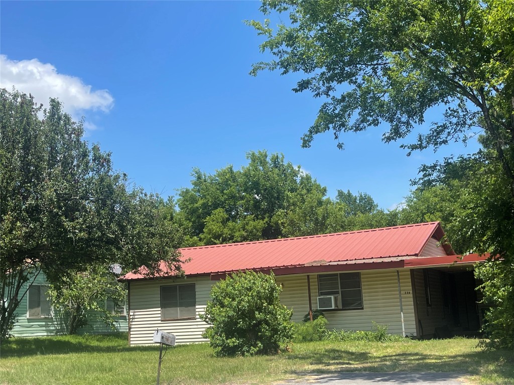 230 Oak Street Fairfield TX 75840