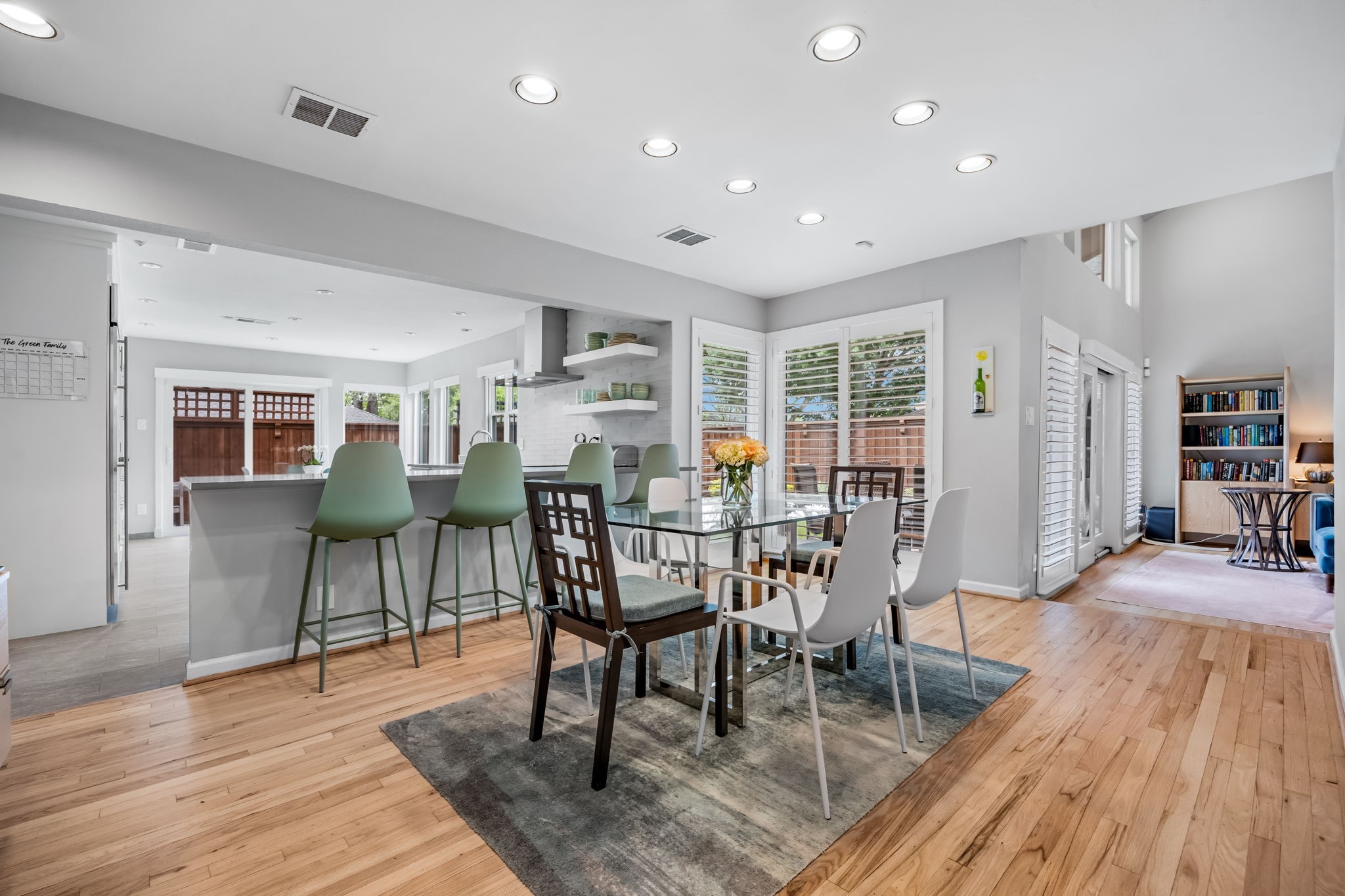 7168 Manor Oaks Drive Dallas TX 75248