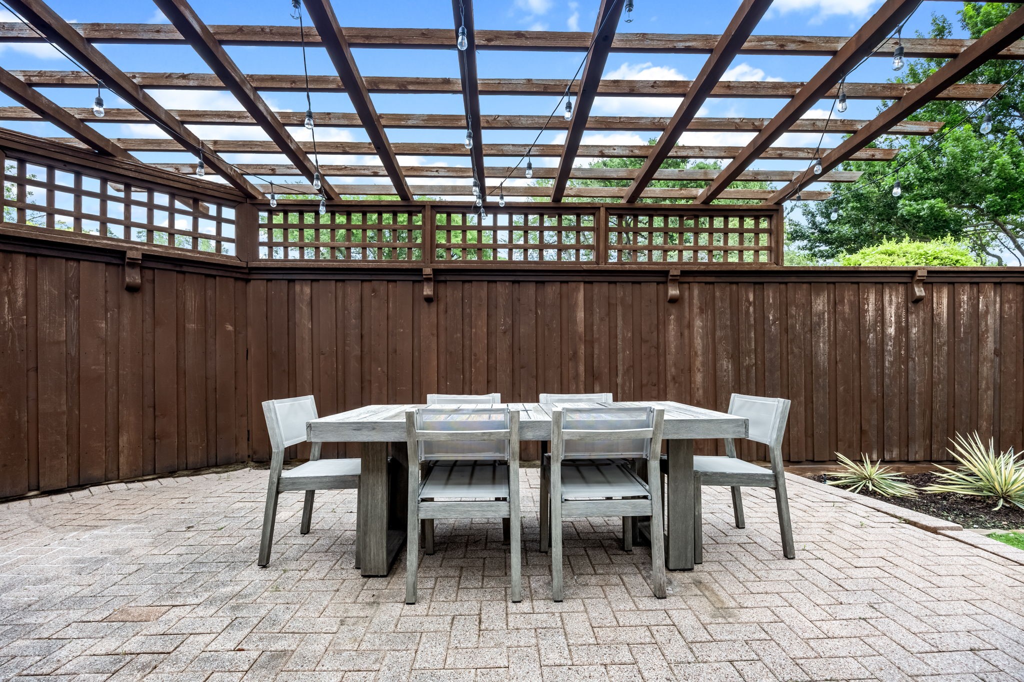 7168 Manor Oaks Drive Dallas TX 75248