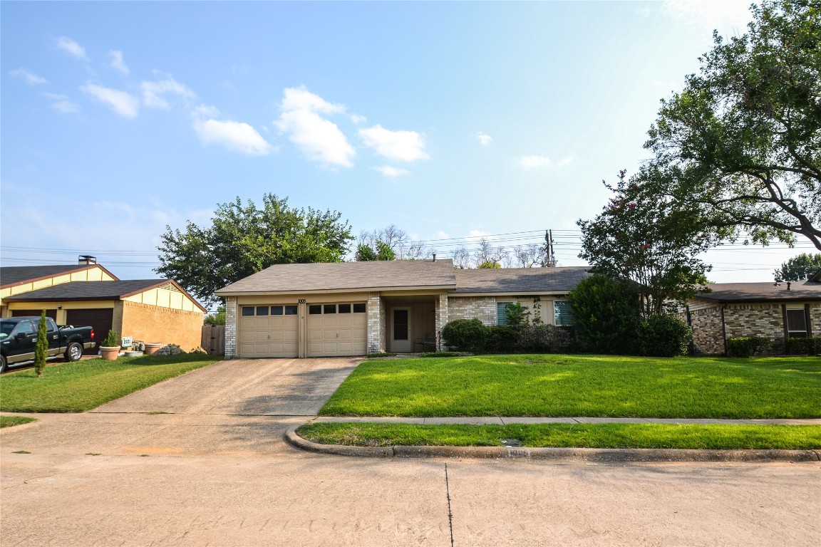 1005 Elk Grove Drive Richardson TX 75081