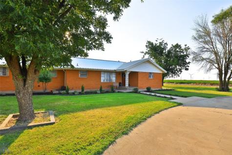 404 S Hilmar Street Weinert TX 76388