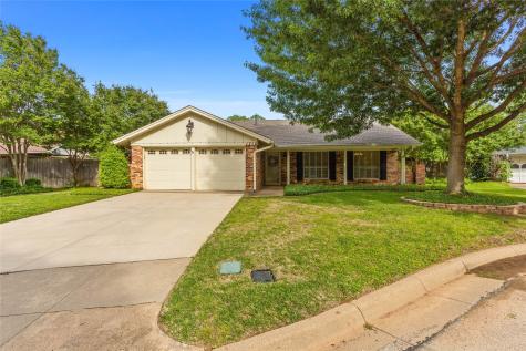 1710 Park Ridge Court Arlington TX 76012