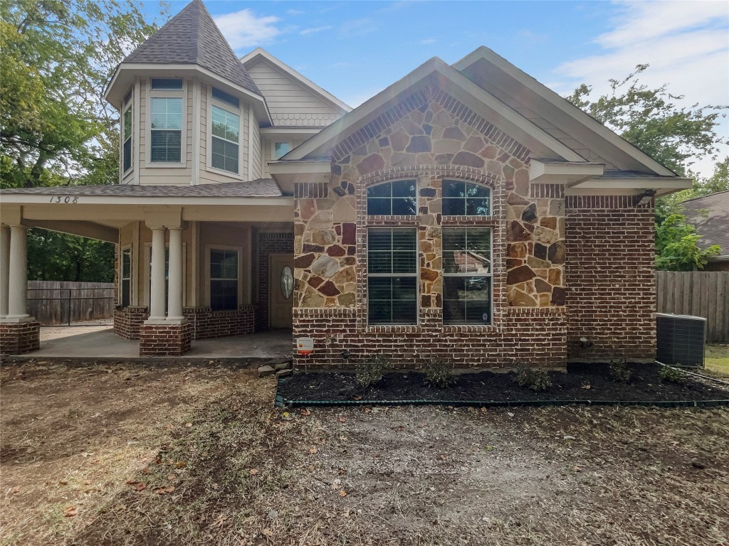 1308 Oak Street Mckinney TX 75069